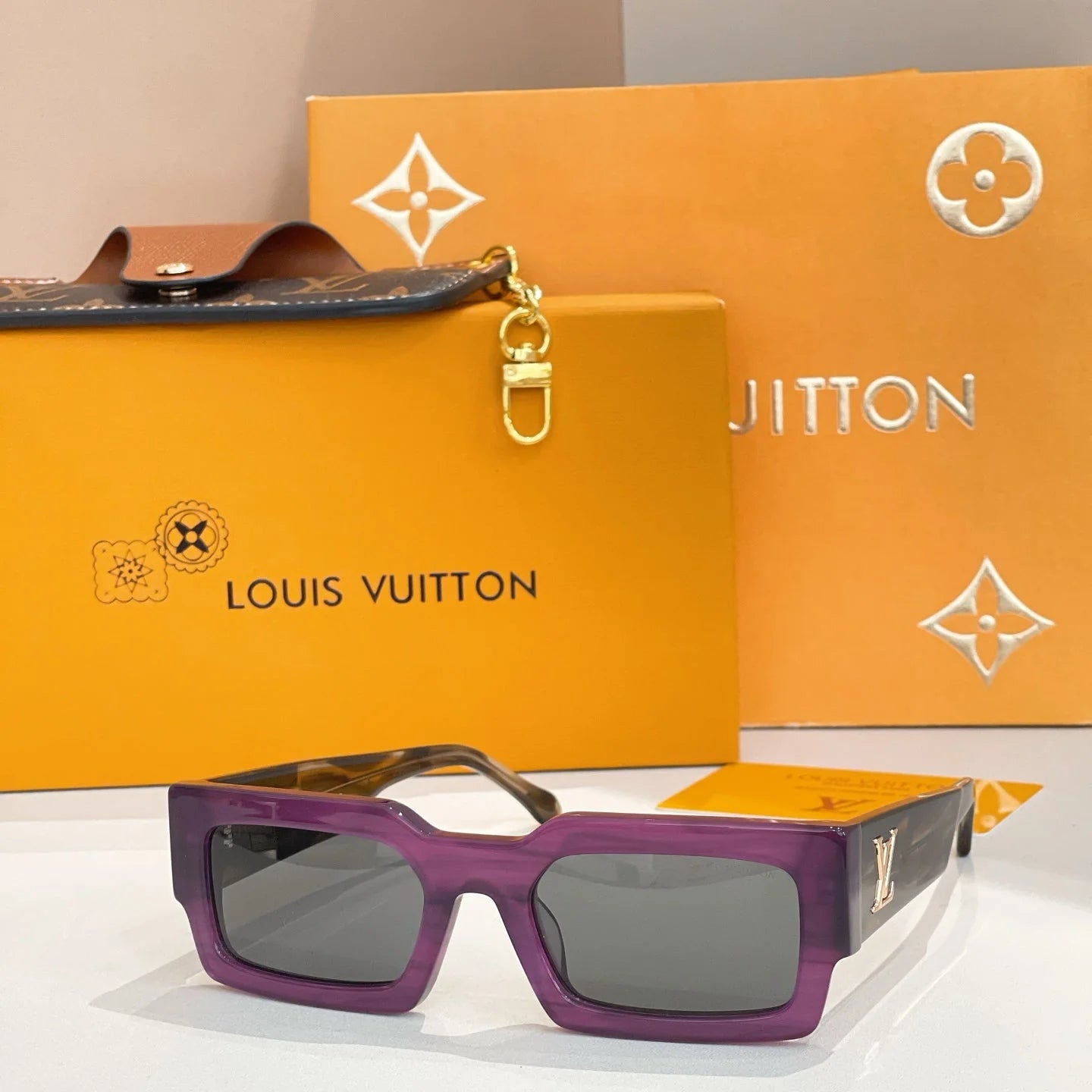 Full frame square sunglasses