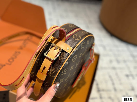 Trendy cowhide round bag