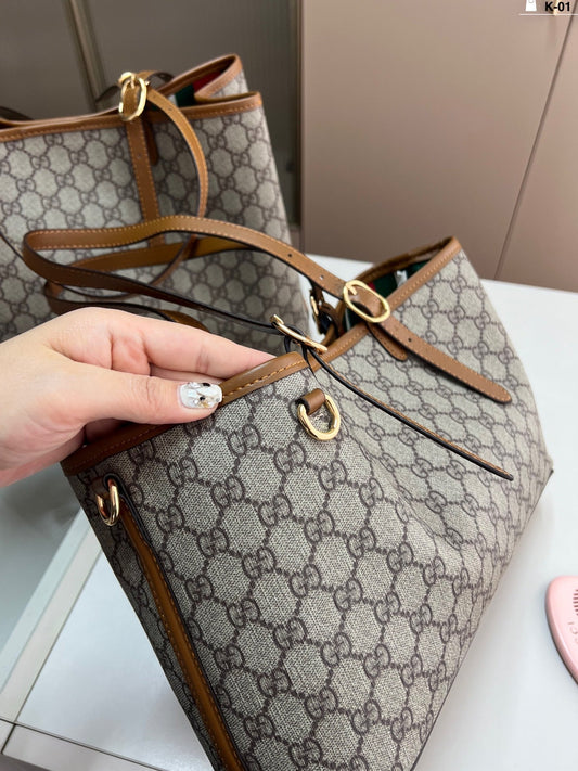 Classic logo shopping tote bag