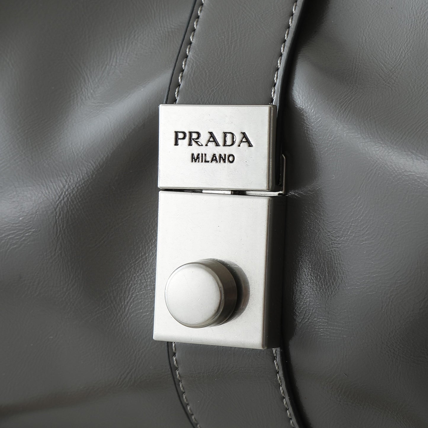 Hot shoulder handbag