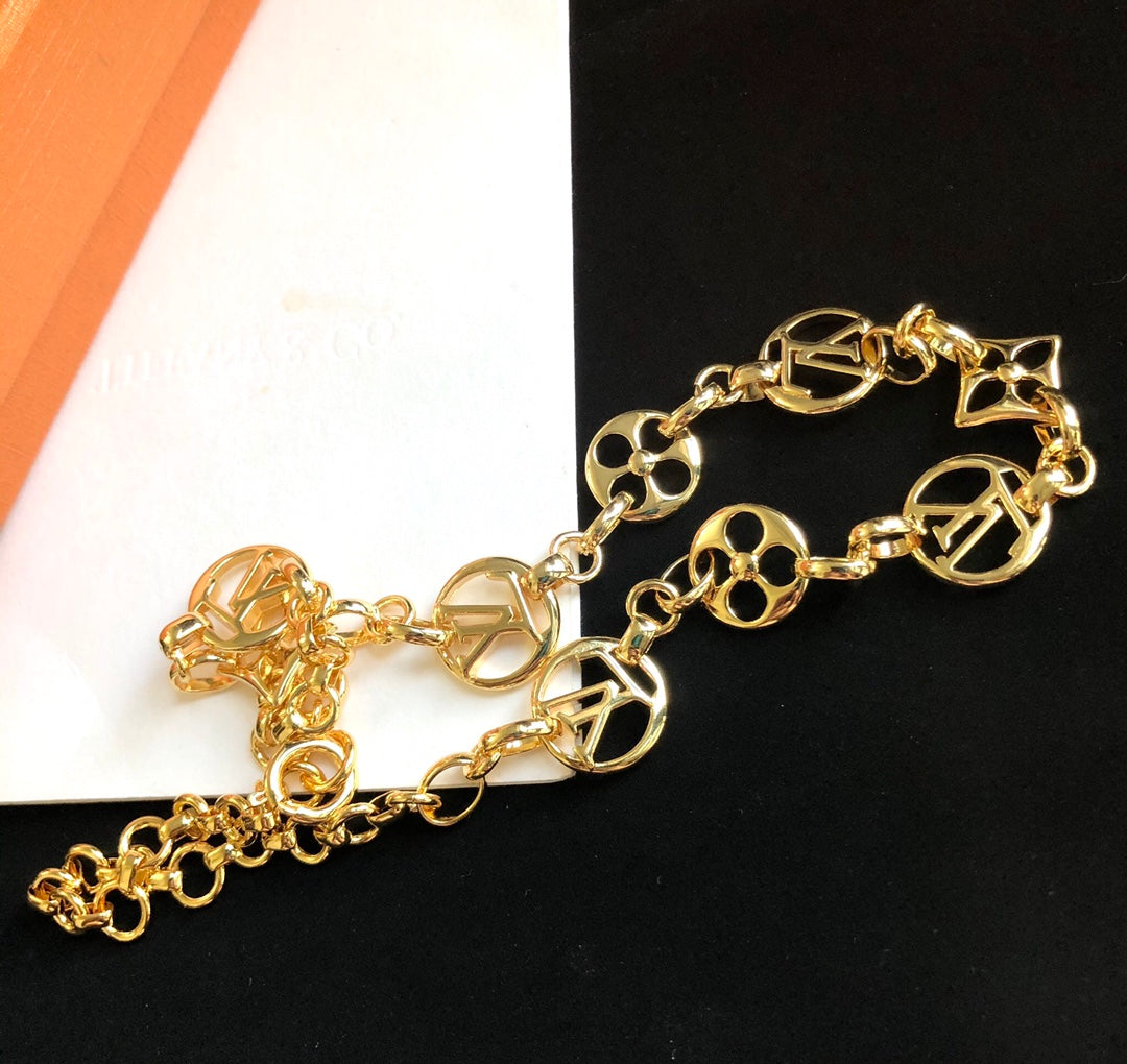 Four-leaf Clover Flower Necklace