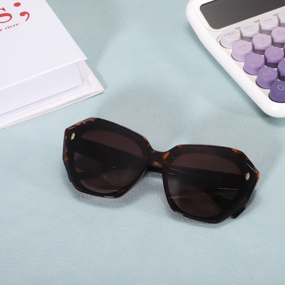 Retro Tinted Polygonal Cat Eye Sunglasses