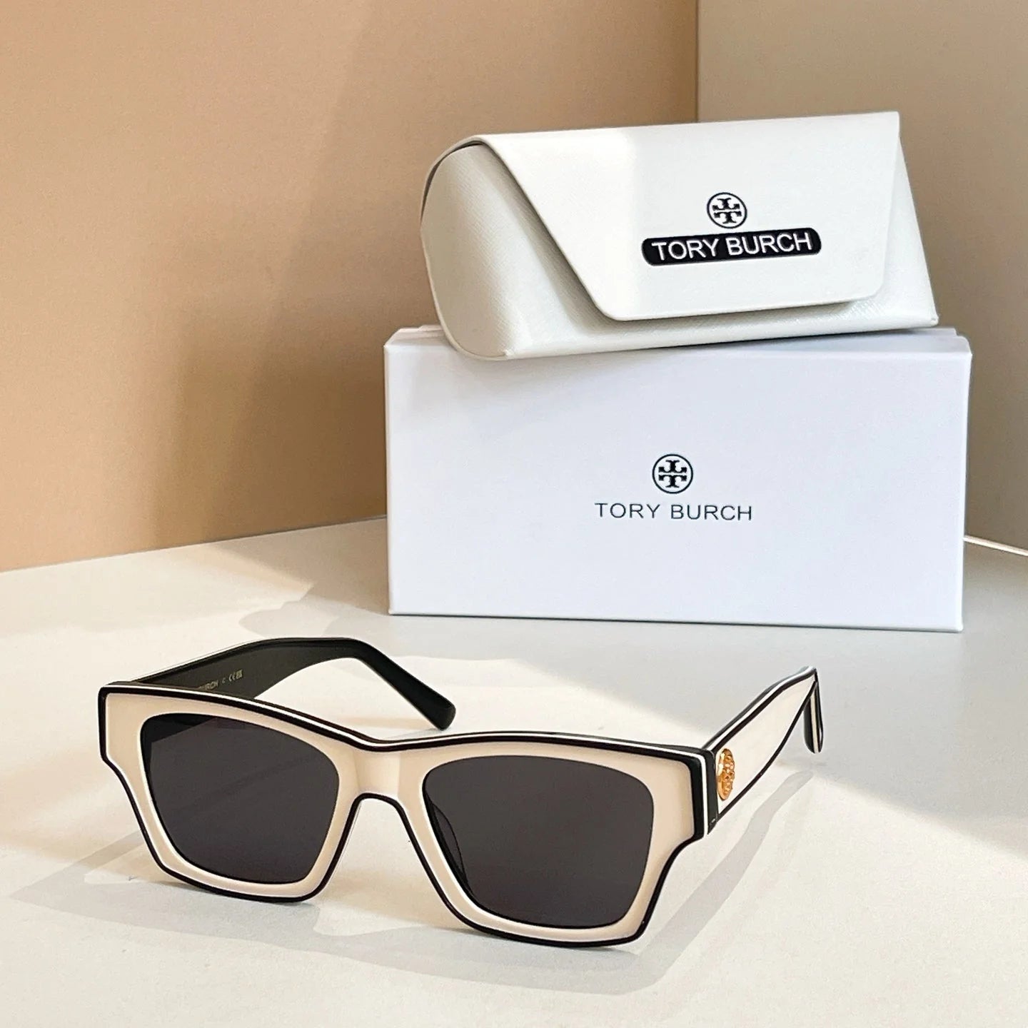 Large frame sunglasses