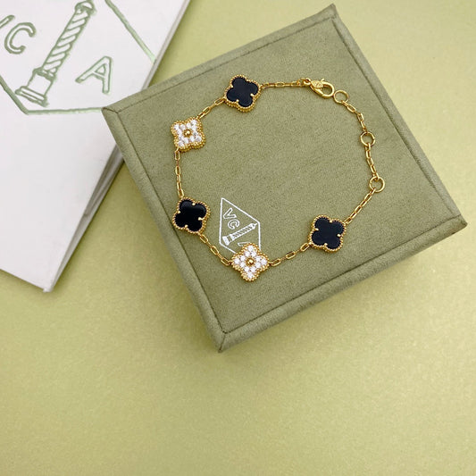 Cute Clover Bracelet