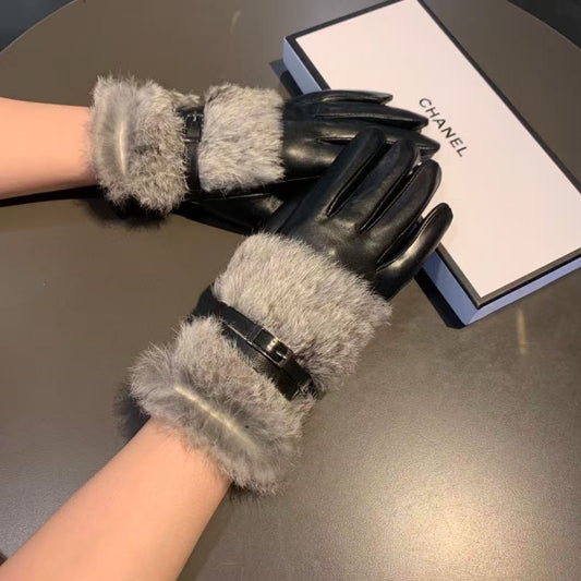 2025 👏 Winter new lazy rabbit fur sheepskin gloves 👍