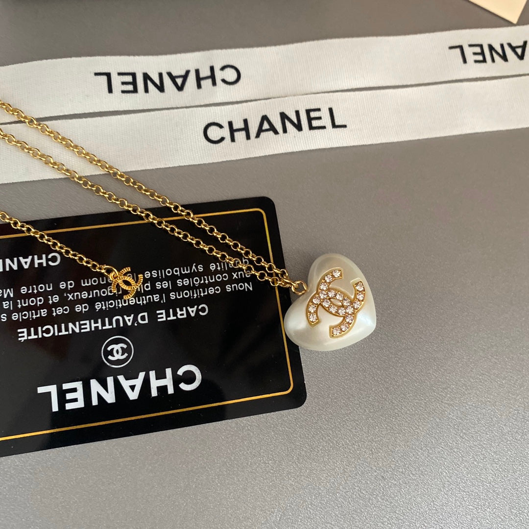 Heart Pearl Pendant Necklace