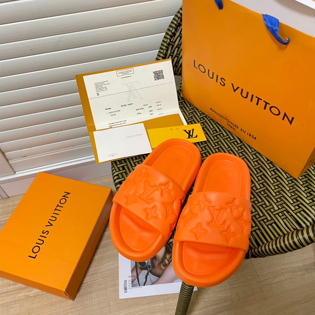 Fashion Embossed Couple Slippers