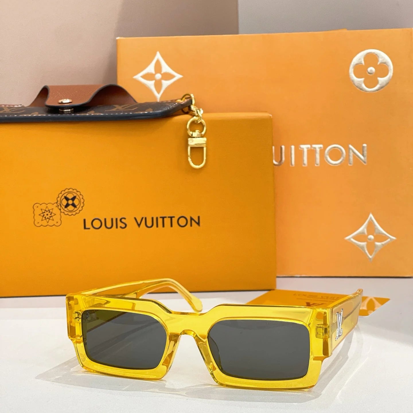 Full frame square sunglasses