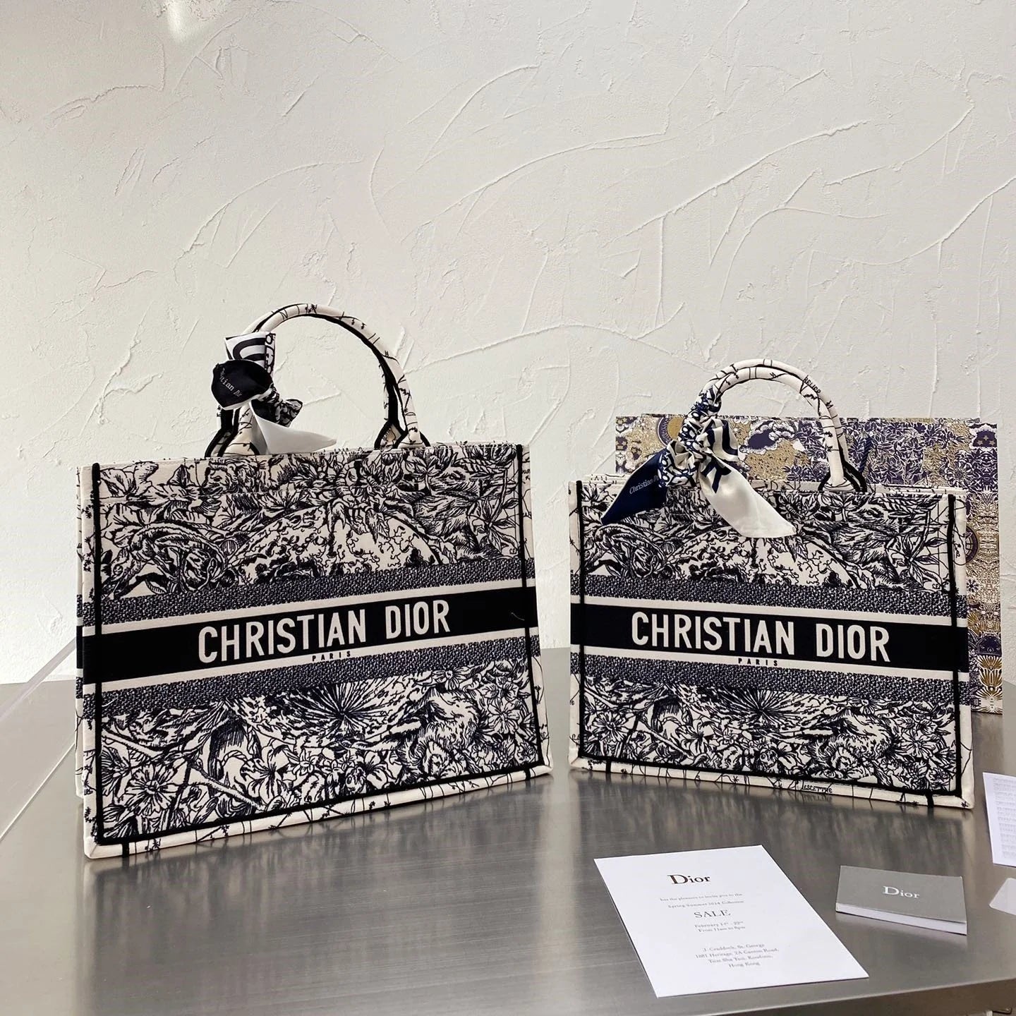 Embroidered shopping bag