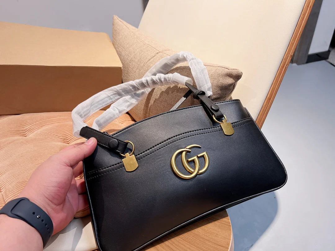 Classic Underarm Shoulder Bag