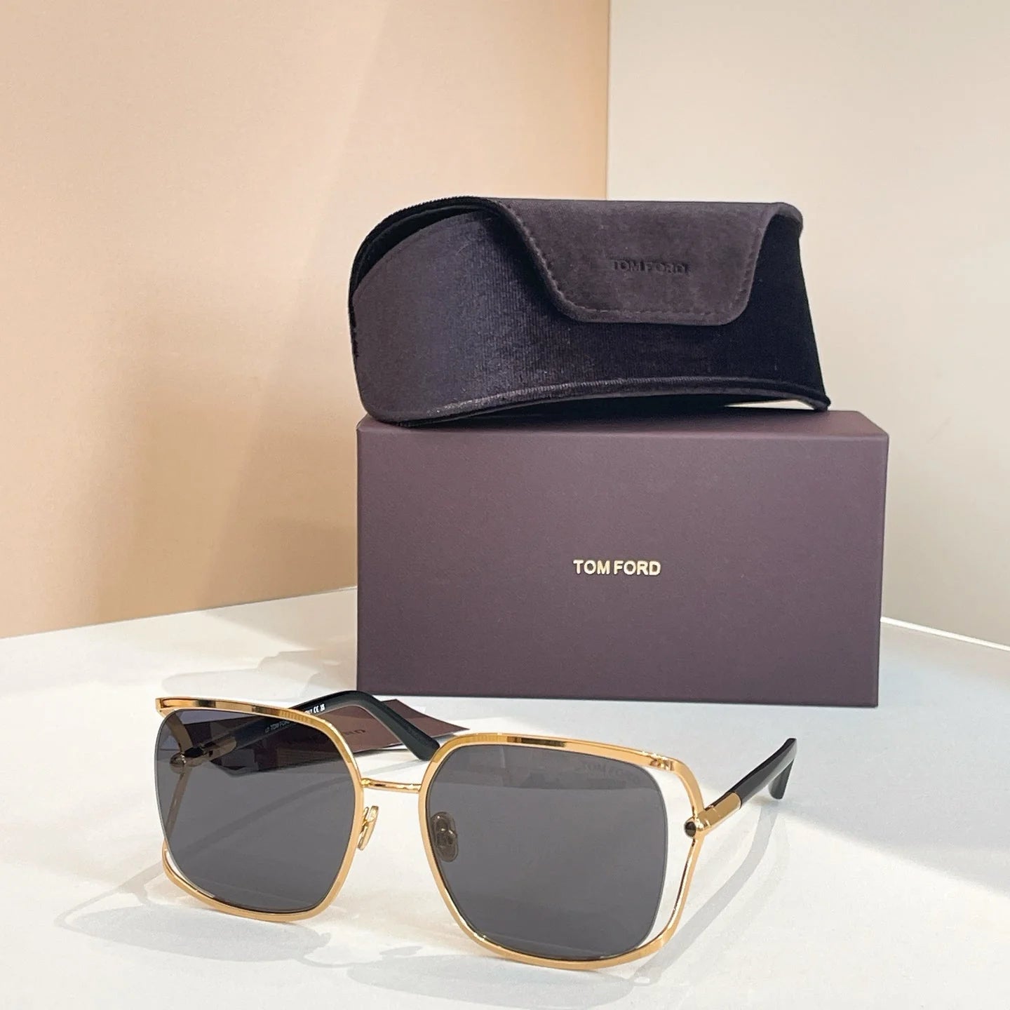 New hollow design sunglasses