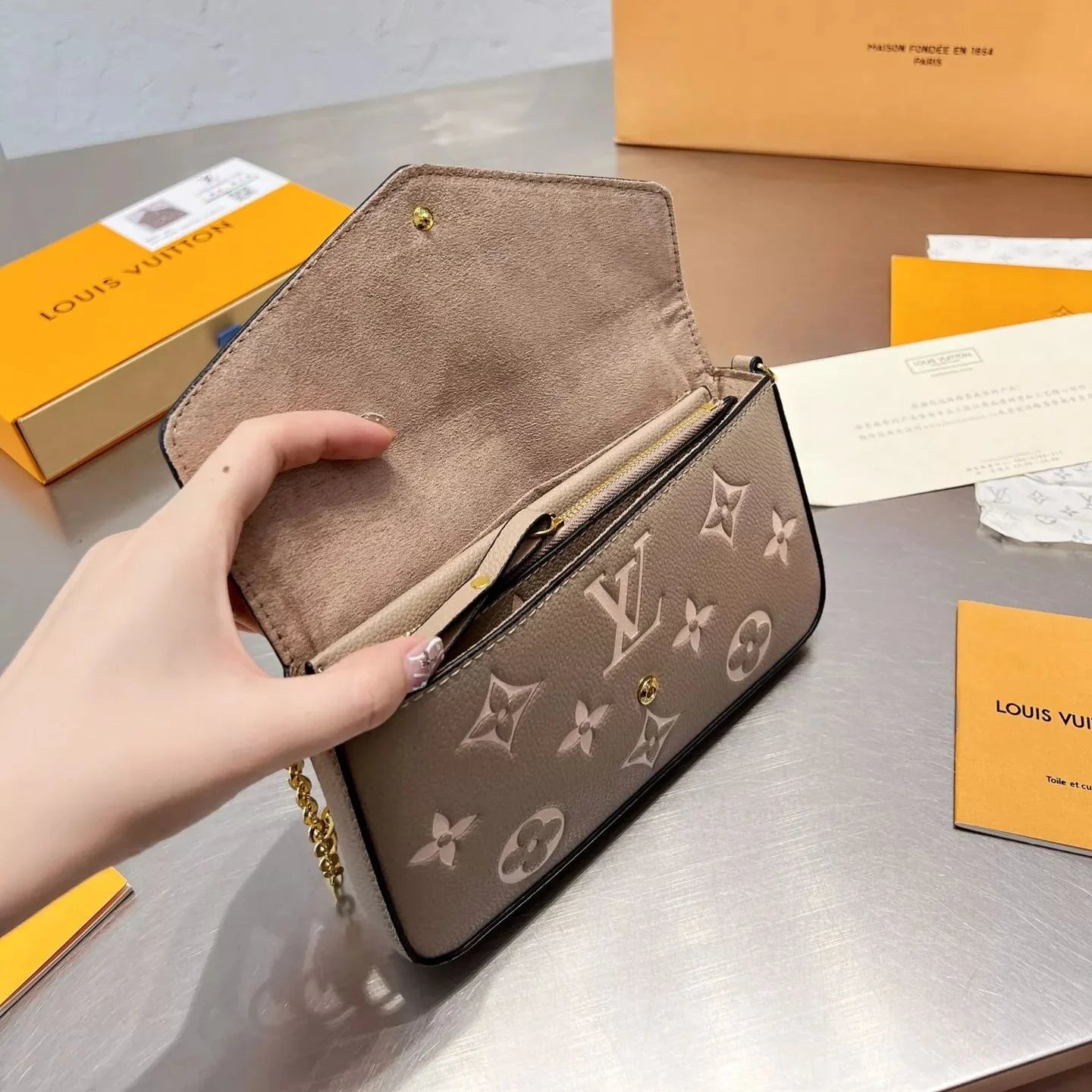 FÉLICIE Detachable Metal Chain Bag