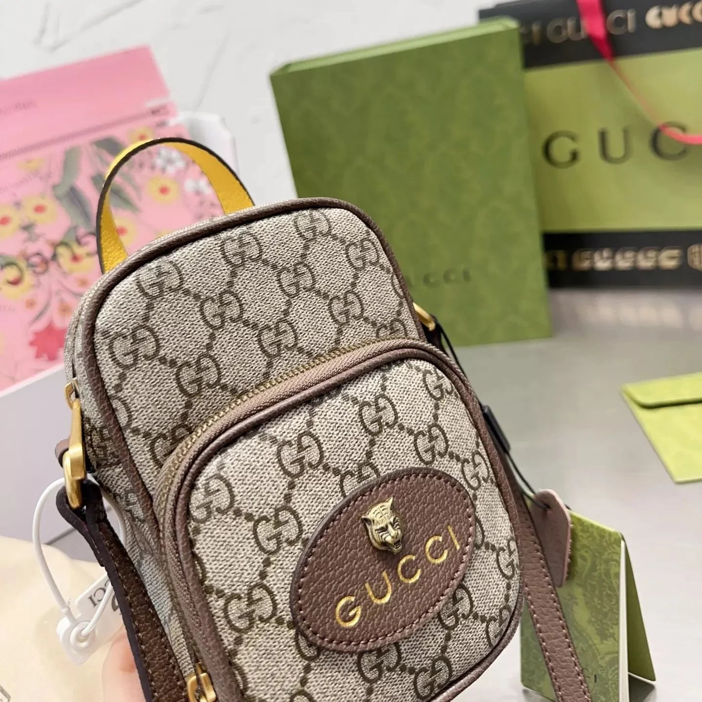 Neo Vintage Tiger Head Crossbody Bag