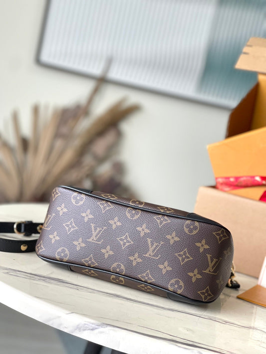 Crescent Shape Crossbody Handbag