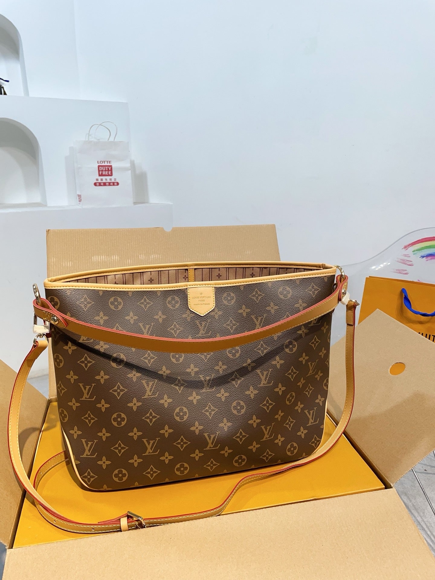 Classic retro floral bag