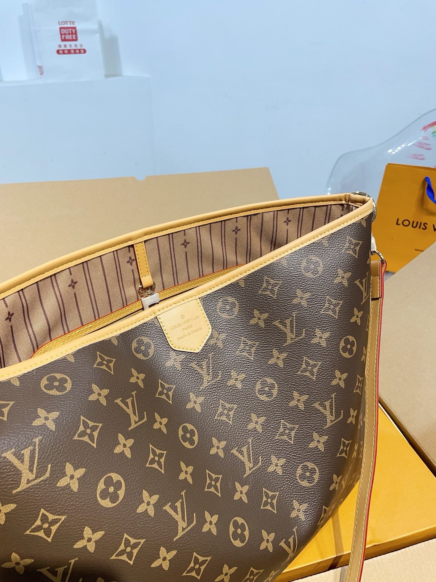 Classic retro floral bag