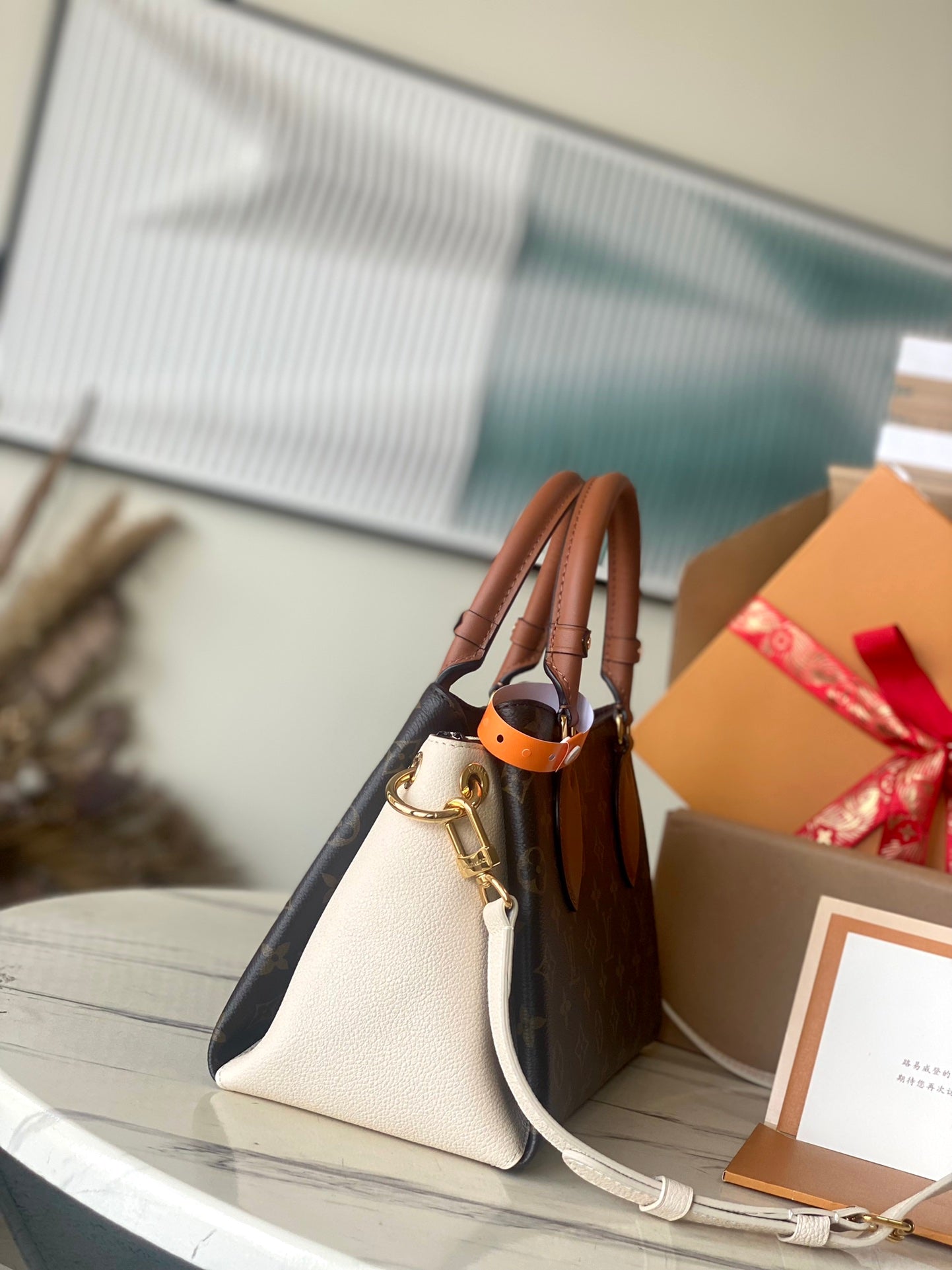 New and very popular handbags