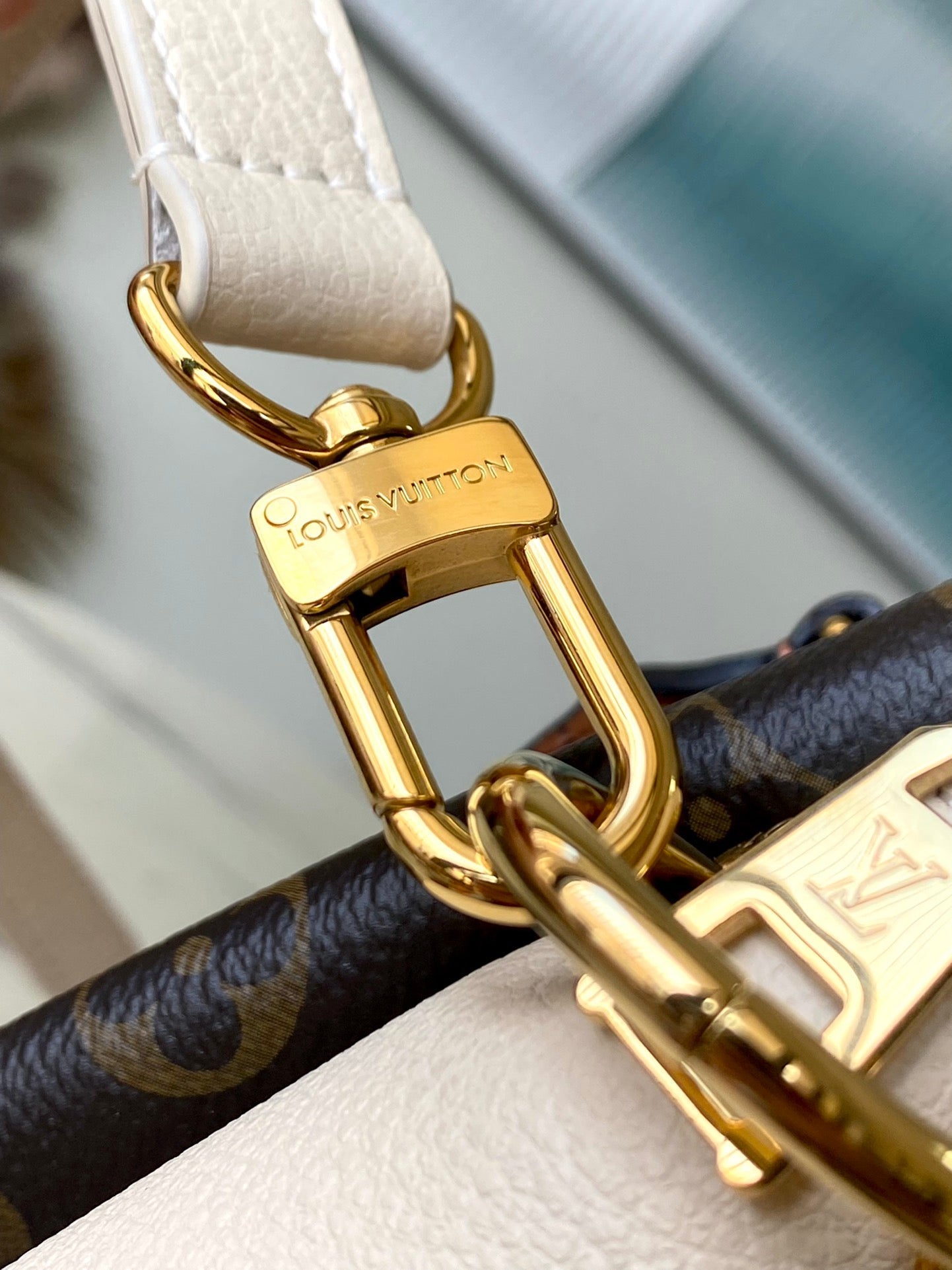 New and very popular handbags