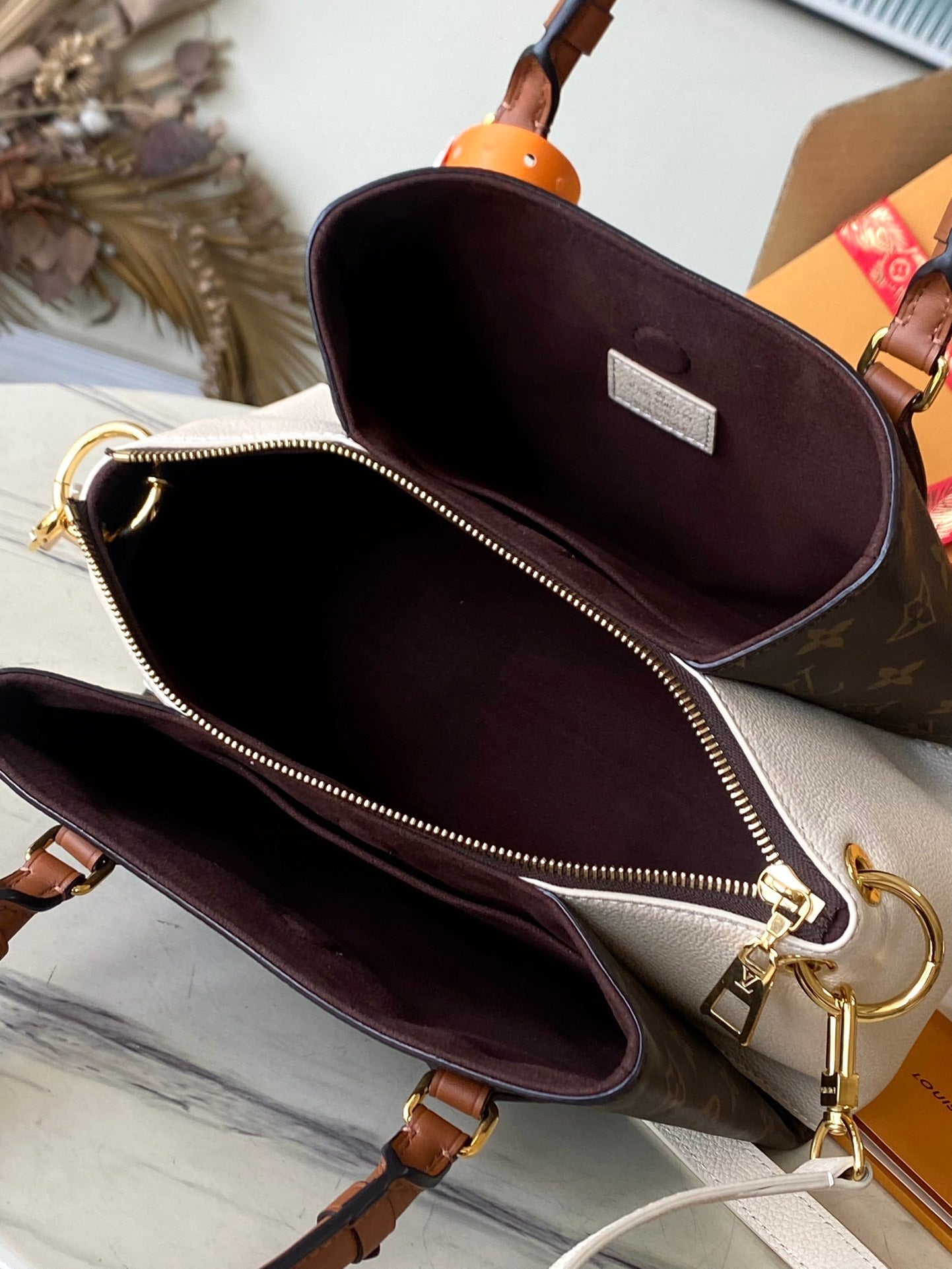 New and very popular handbags