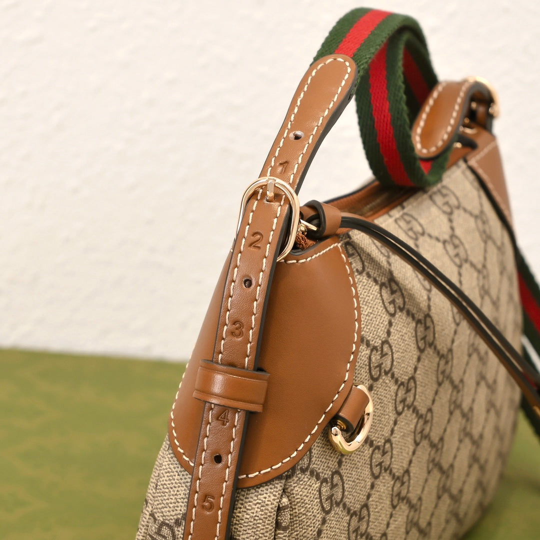 Small zip-up tote bag