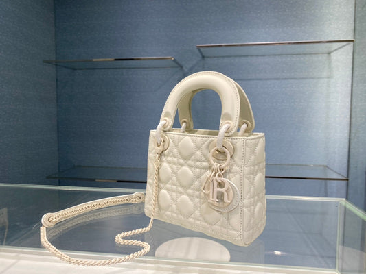 New White Fashion Handbag