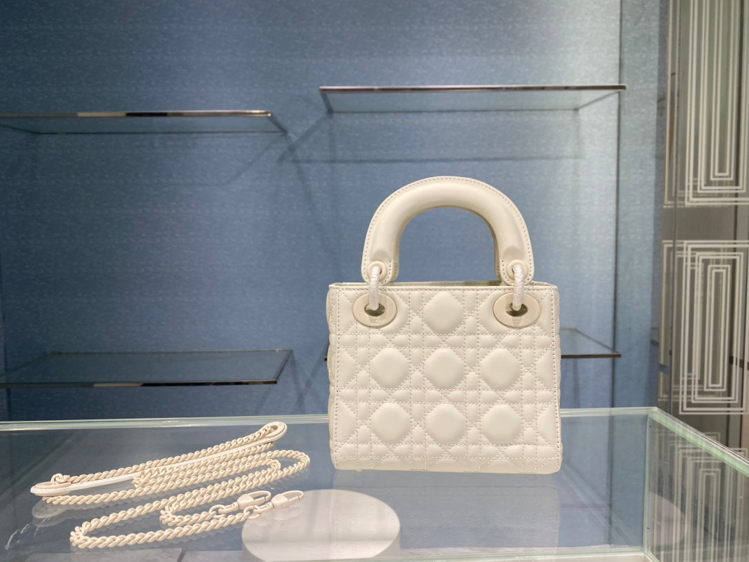 New White Fashion Handbag