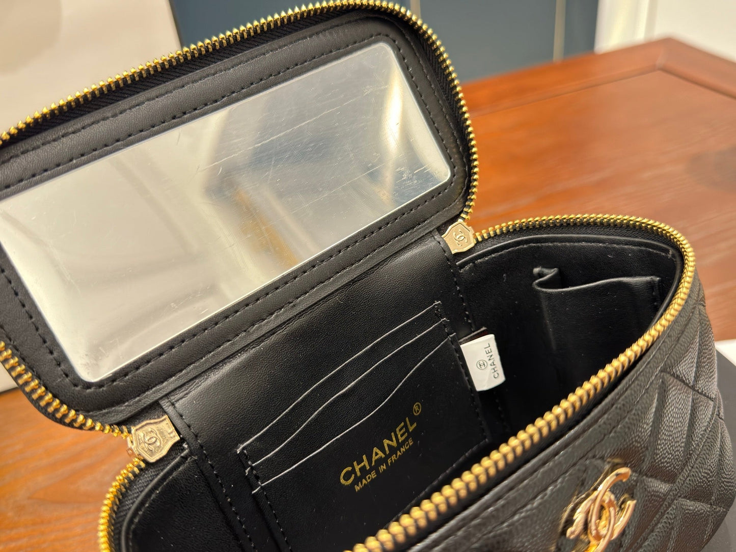 Handle box cosmetic bag