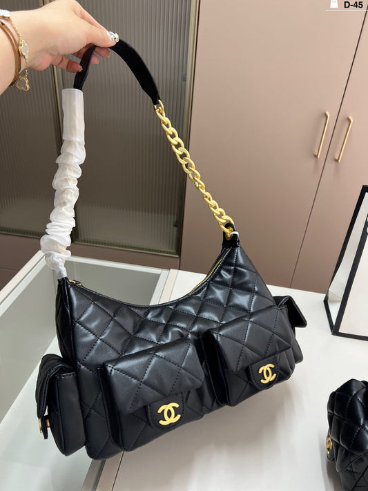 The hottest multi-pocket bag