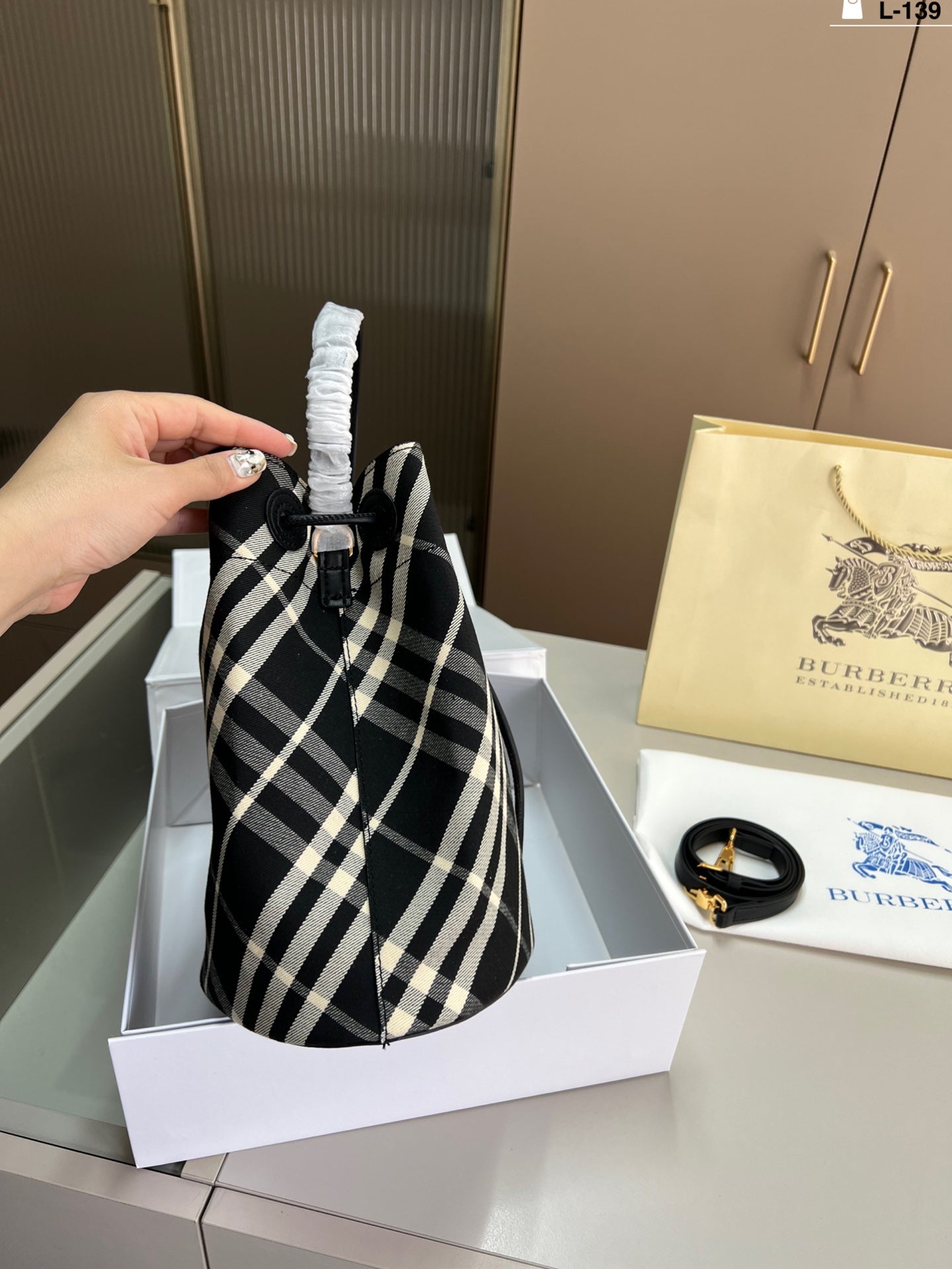 Nylon drawstring small bucket