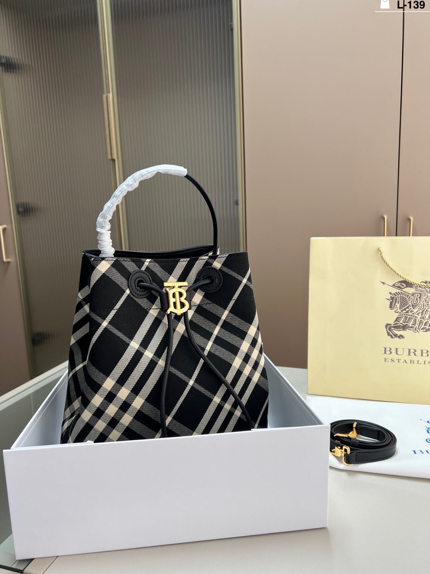 Nylon drawstring small bucket