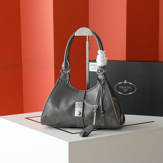 Hot shoulder handbag