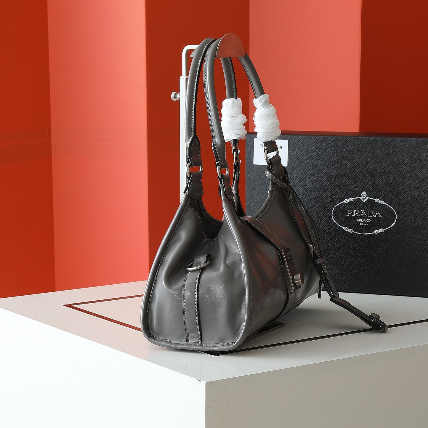 Hot shoulder handbag