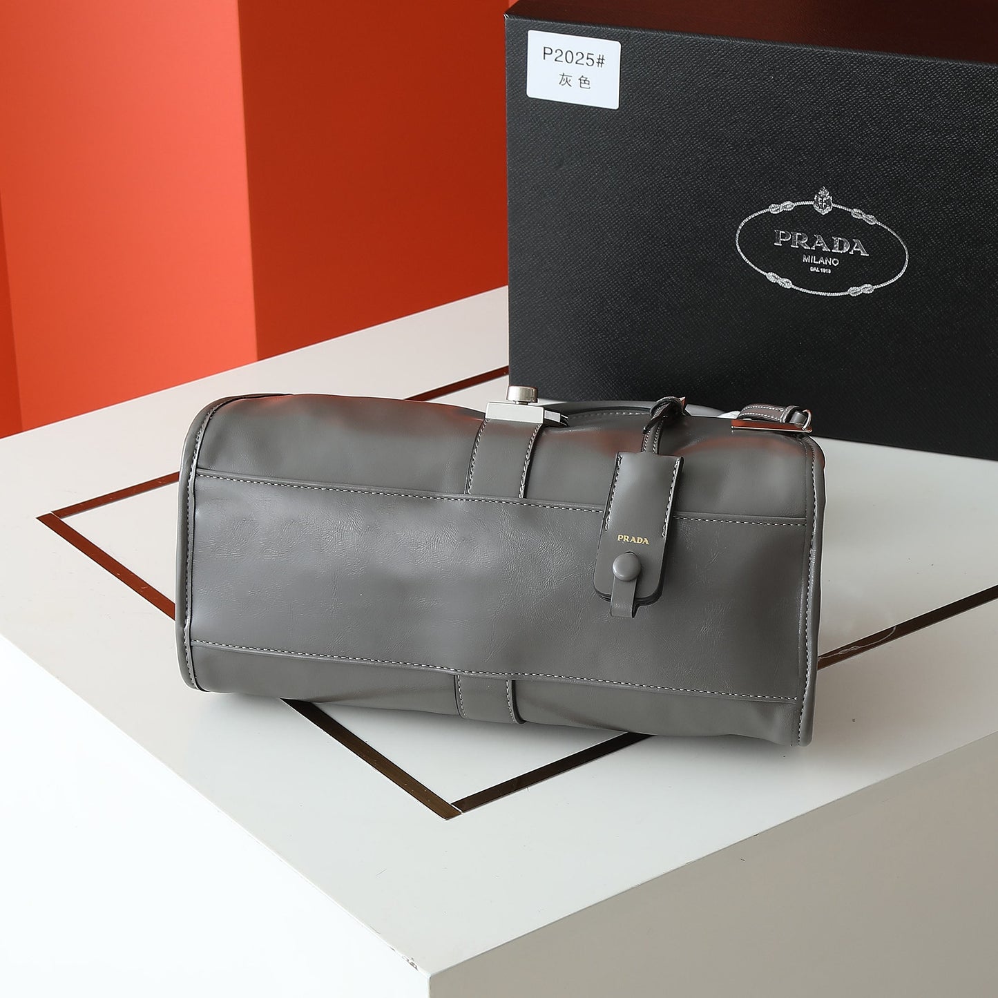 Hot shoulder handbag