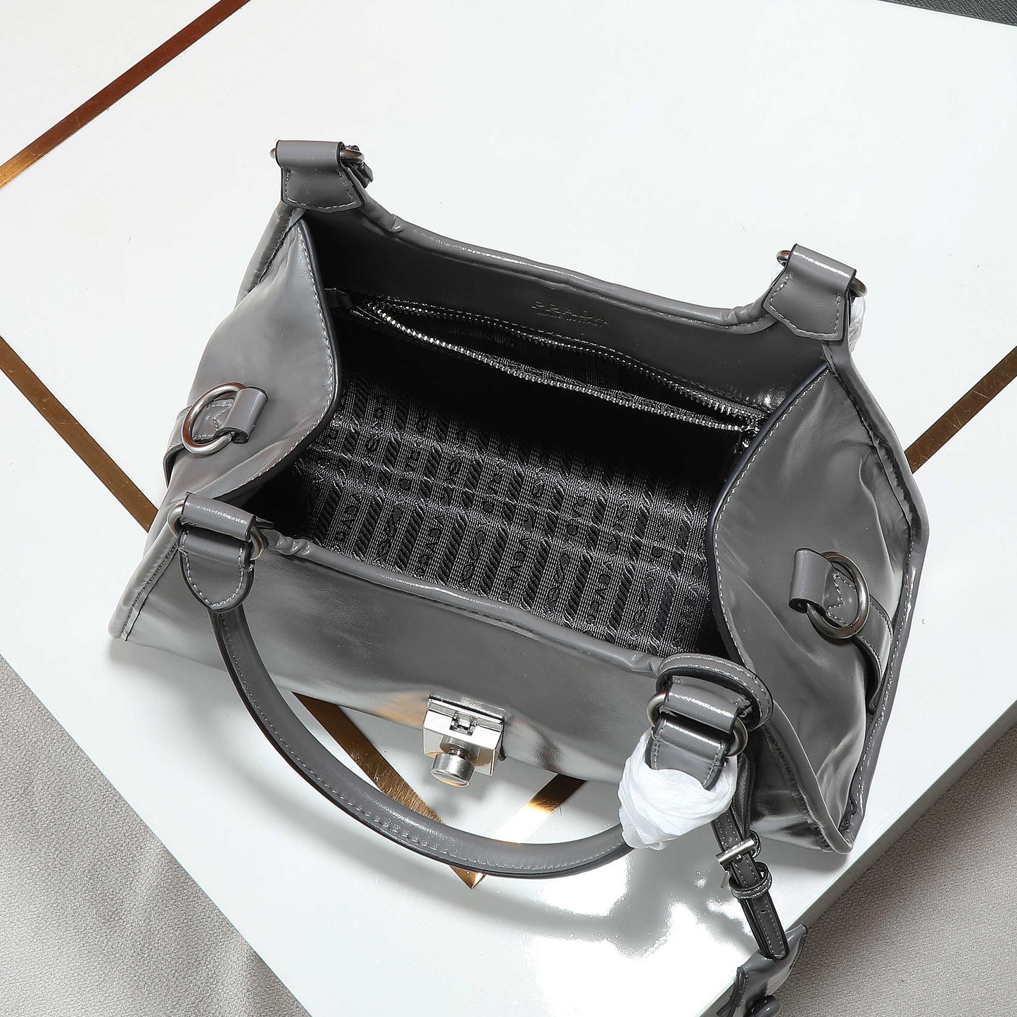 Hot shoulder handbag