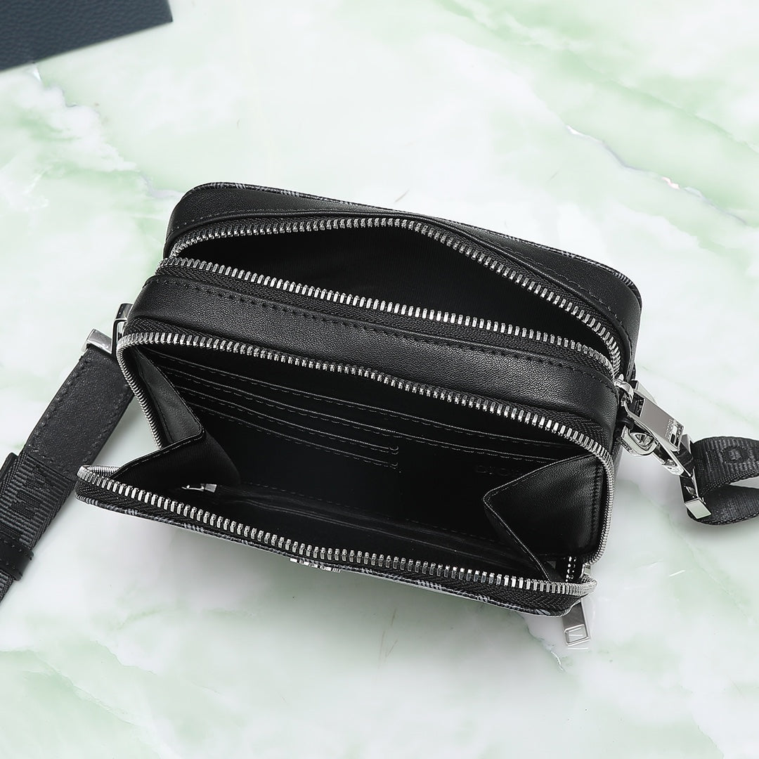 Elegant and practical clutch messenger bag