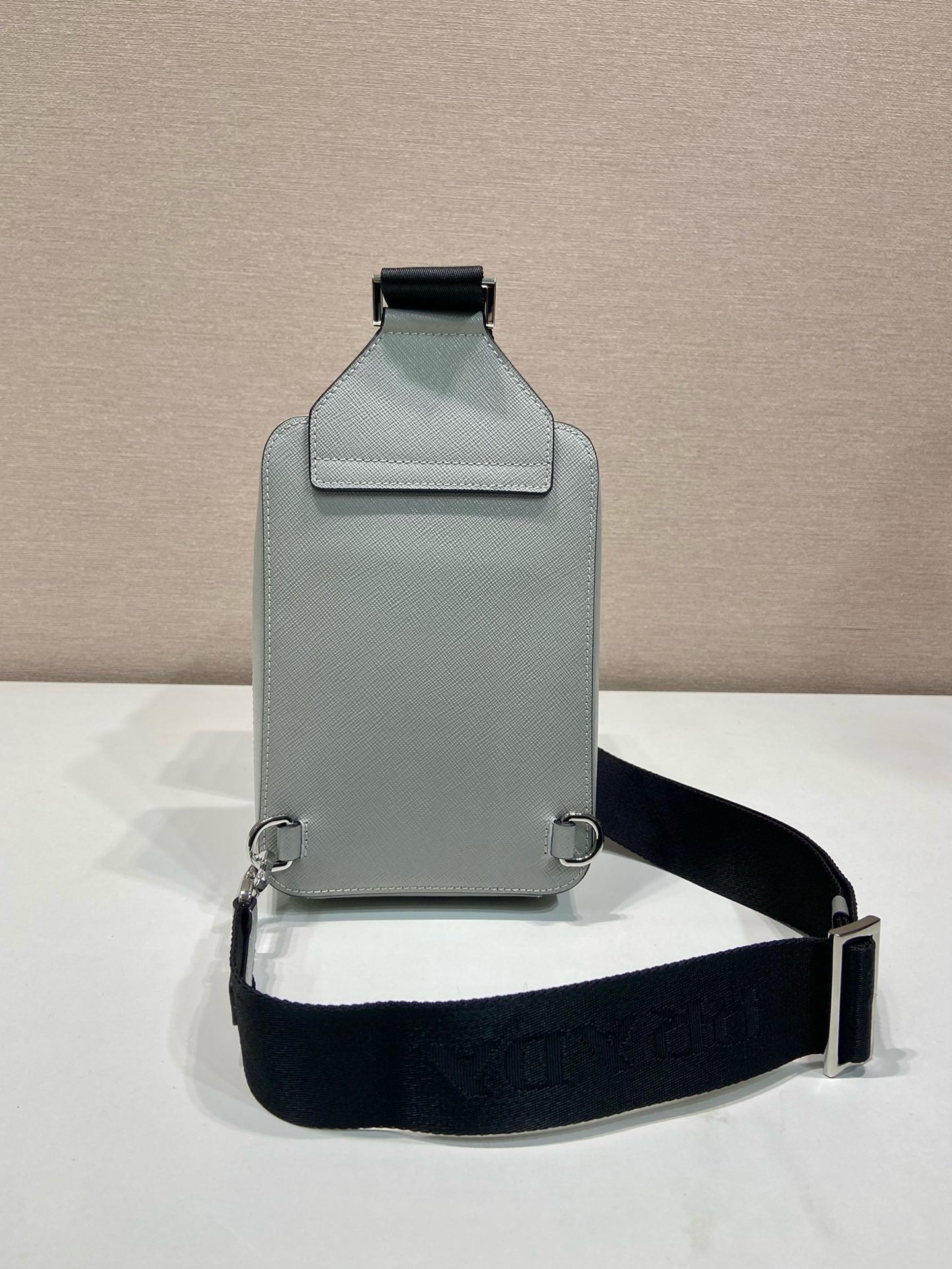 New cross pattern chest bag