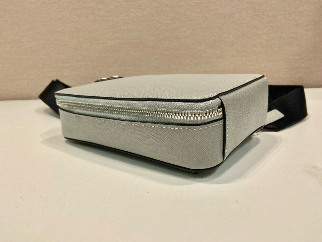 New cross pattern chest bag