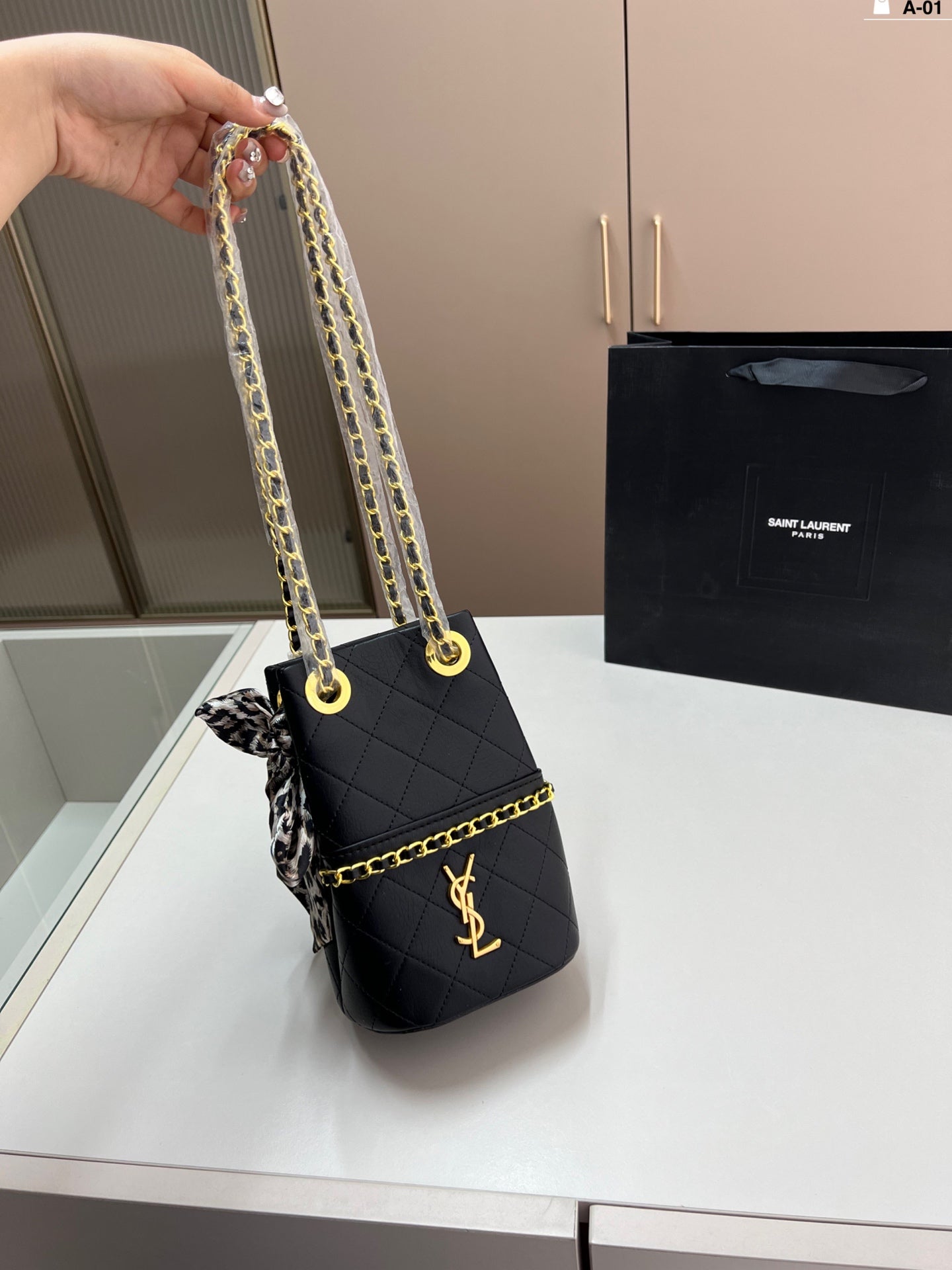 Second-hand bucket bag