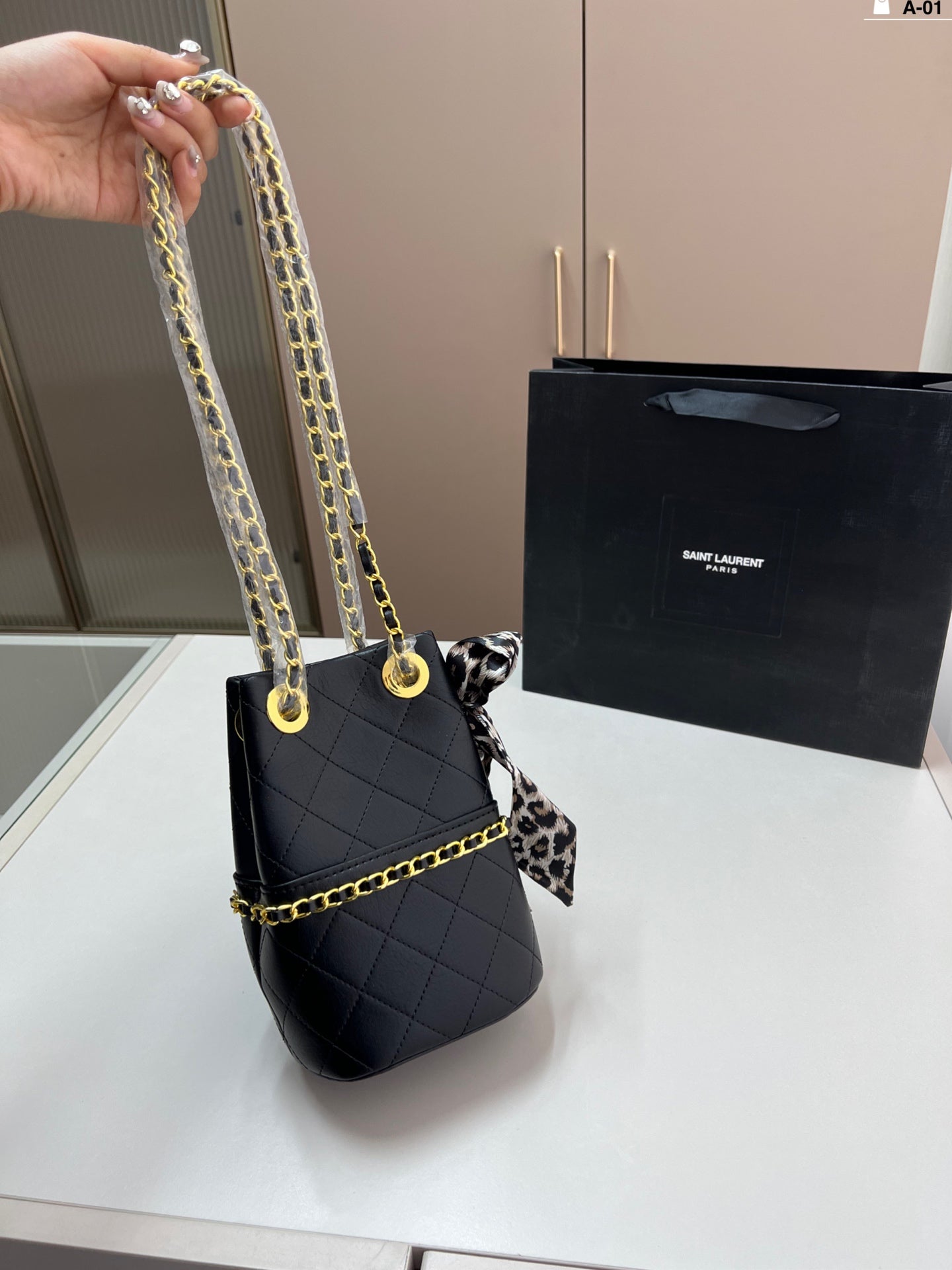 Second-hand bucket bag