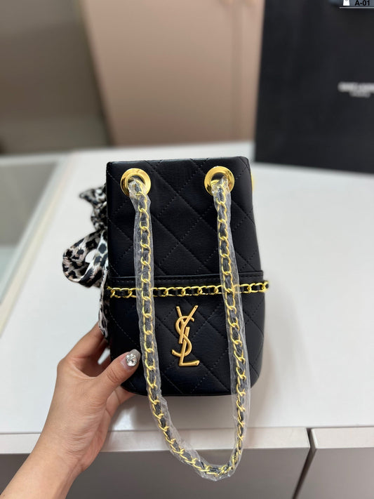 Second-hand bucket bag