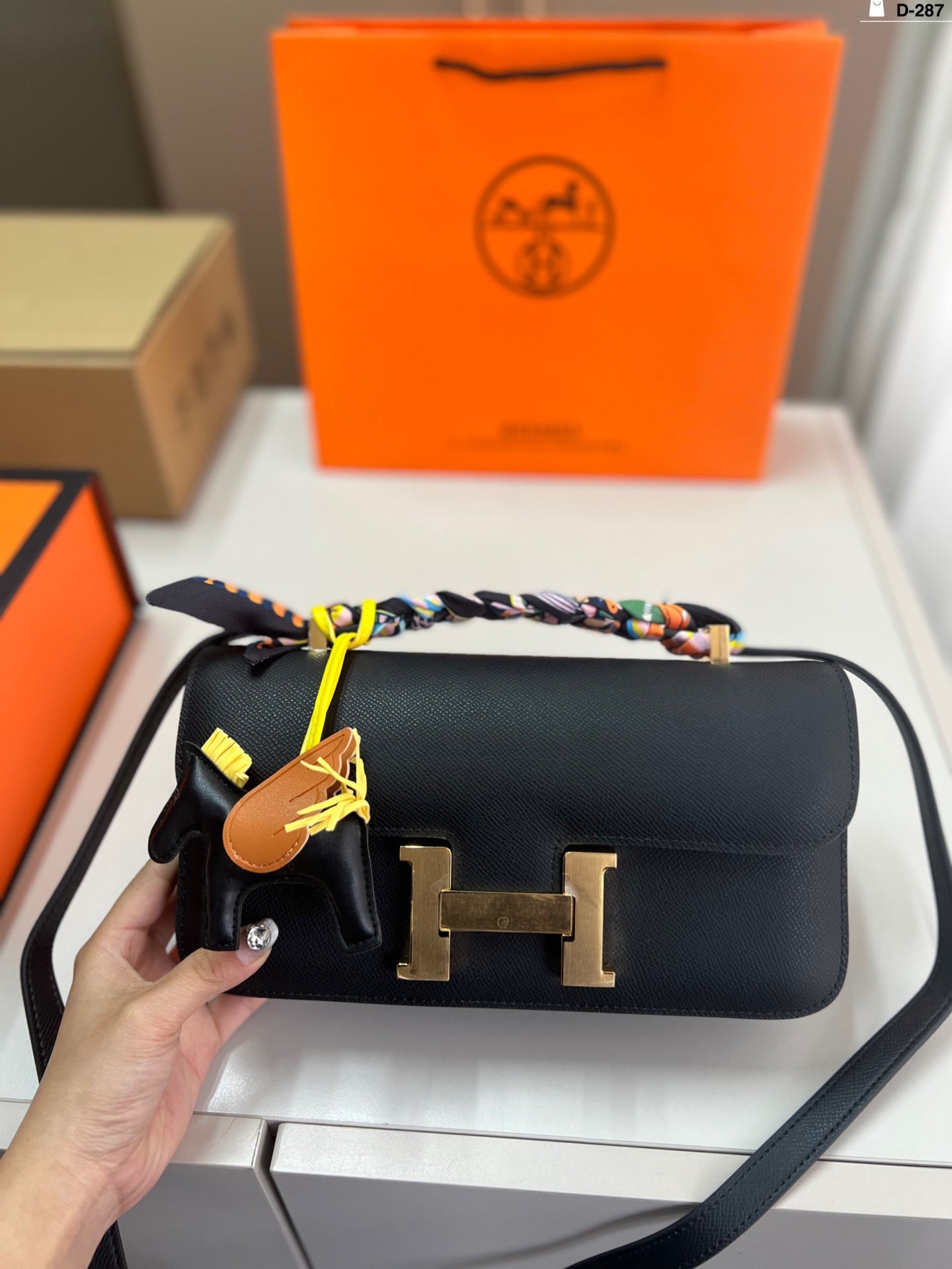 New fashion cowhide bag