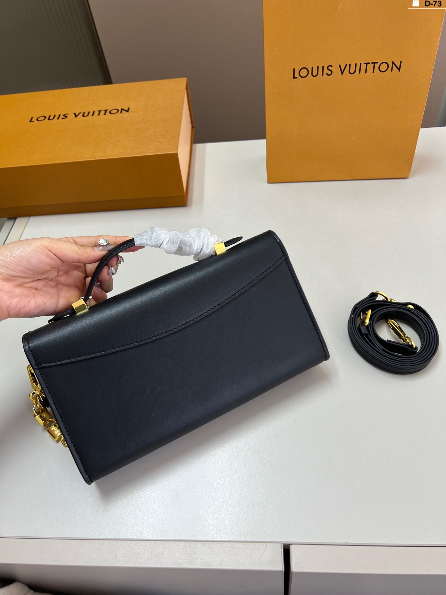 The ultimate versatile handbag