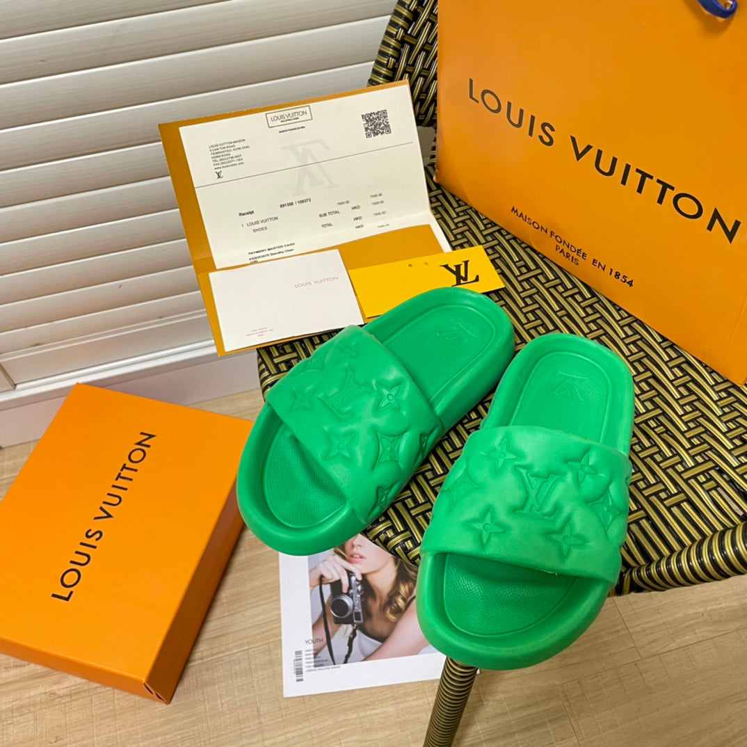 Fashion Embossed Couple Slippers