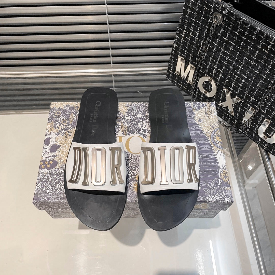 Metal Letters Solid Color Flat Slippers