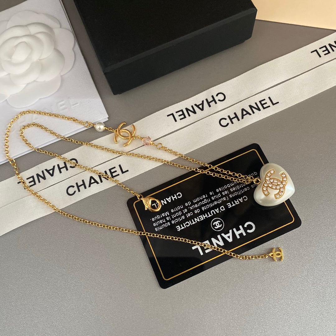 Heart Pearl Pendant Necklace