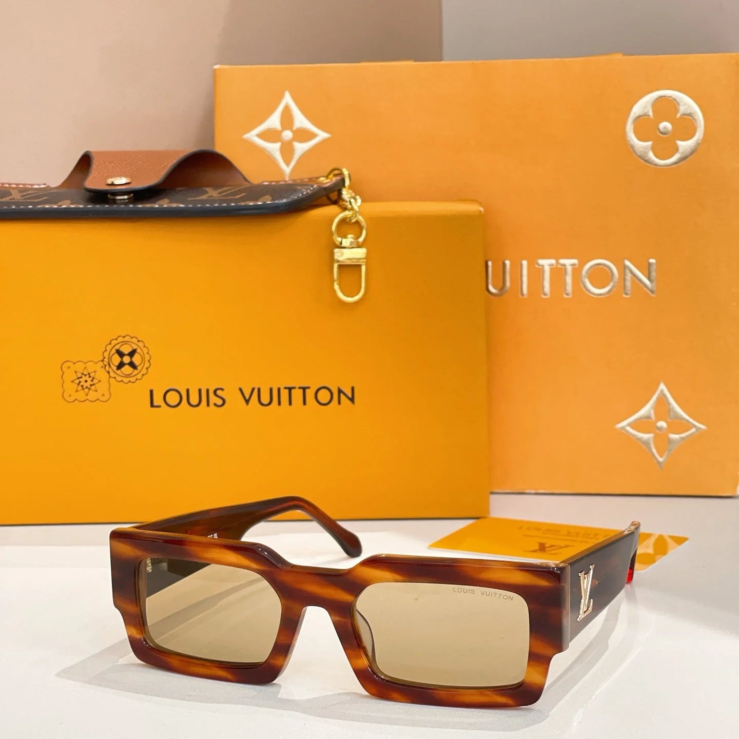 Full frame square sunglasses