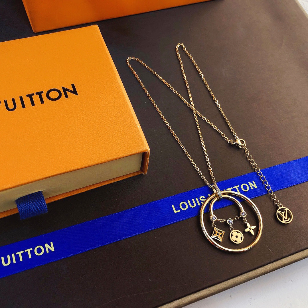 Four Leaf Clover Pendant Necklace