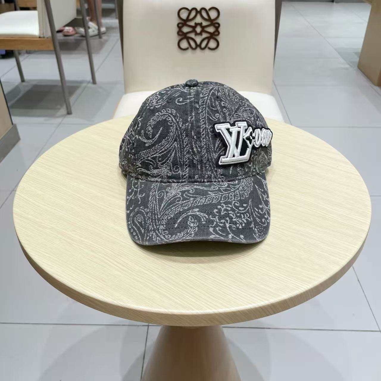Baseball cap with dark print denim