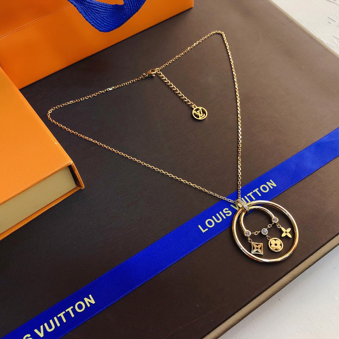 Four Leaf Clover Pendant Necklace