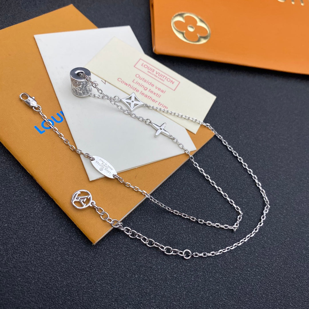 Silver Small Waist Pendant Necklace